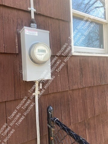 Building Photo - 493 Northfield Dr