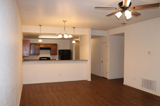 Building Photo - 4600 Waterproof Dr