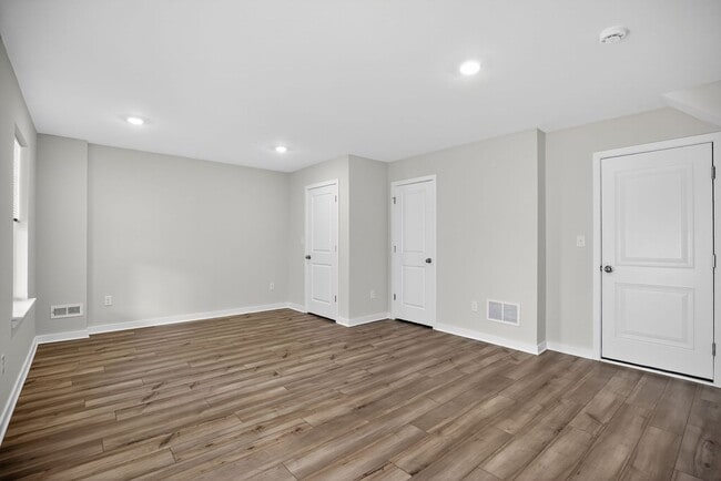 Building Photo - Beautiful 3 Bedroom, 2.5 Bath Bridgeport T...