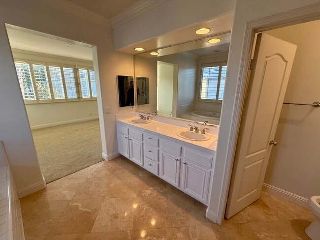 Building Photo - 3116 Promenade