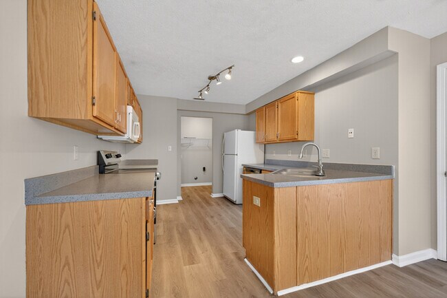 Building Photo - Light-Filled Fishers Home with Fenced Yard