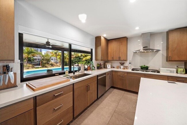 Building Photo - 419 Alamanda Dr