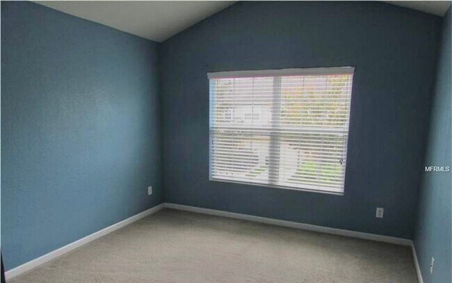 Building Photo - Beautiful 3 Bed 2.5 Bath Gated Townhome fo...