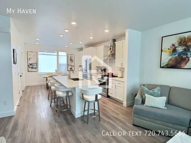 Building Photo - 2811 W 69th Ave