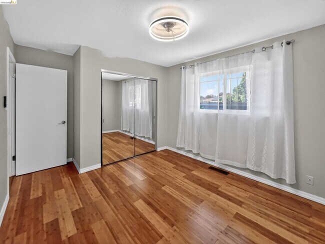 Building Photo - 2928 Rio Grande Dr