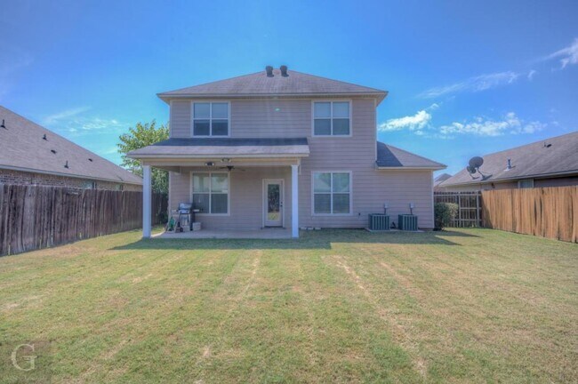 Building Photo - 506 Linnhurst Dr