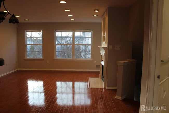 Building Photo - 53 Giera Ct