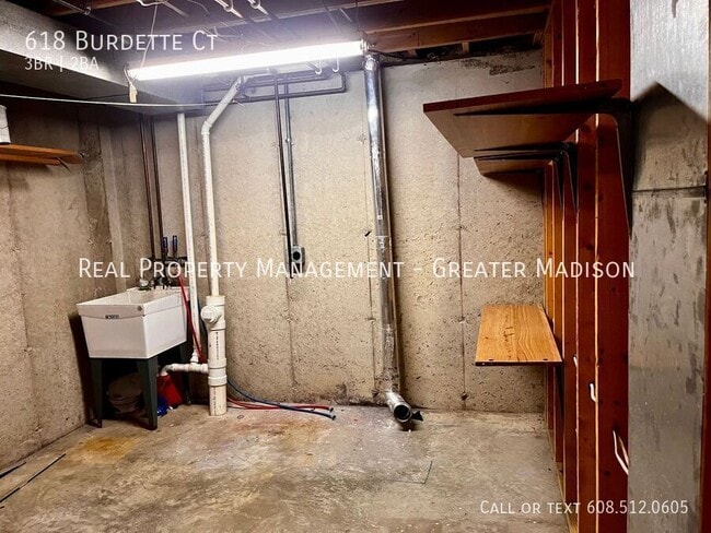 Building Photo - 618 Burdette Ct