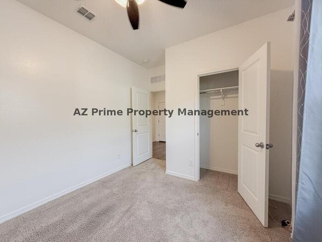 Building Photo - 5815 N 195th Dr