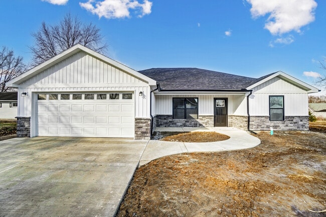 Primary Photo - 664 Hollar Dr