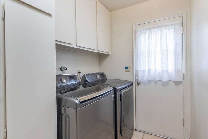 Laundry Area - 14676 Deervale Pl
