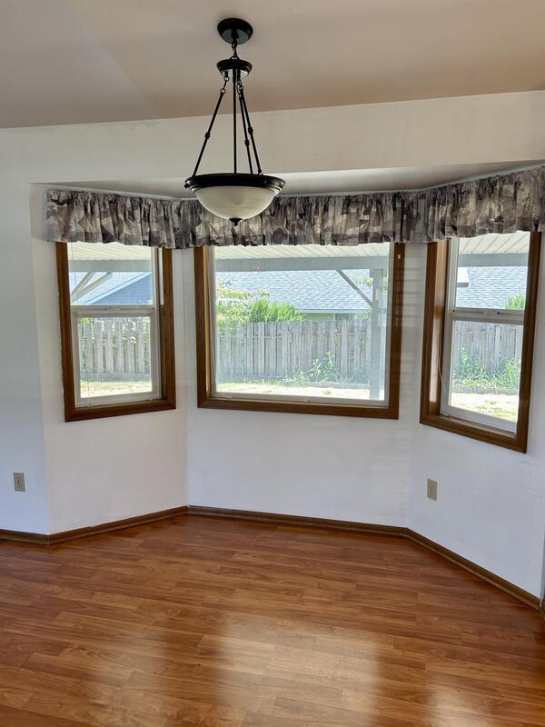 Building Photo - 2060 Oxford Ct