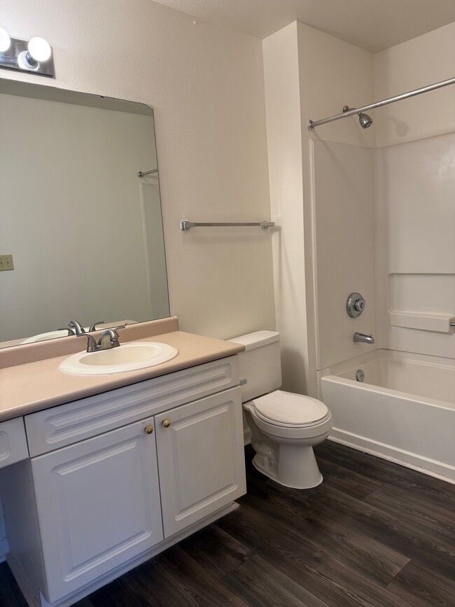 Building Photo - 14 Hamiltons Bay Ct