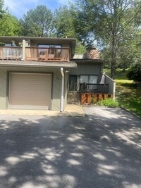 Building Photo - Knoxville 37918 - 2 bedroom, 2.5 bath Townhome - Contact Lisa Vineyard & Shannon Russell (865) 21...
