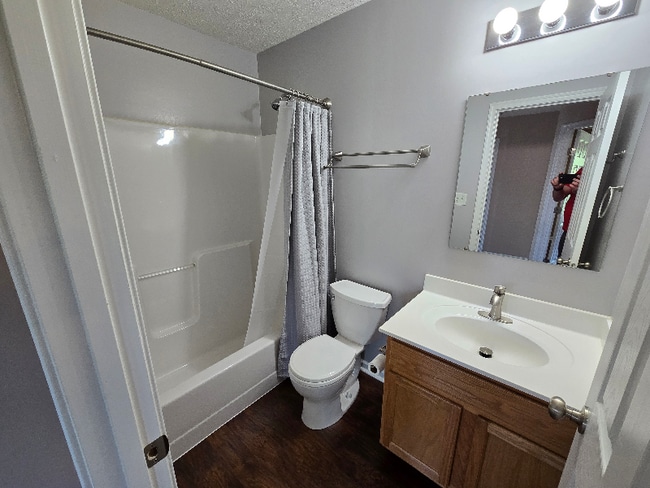 Building Photo - 625 Cleary Dr
