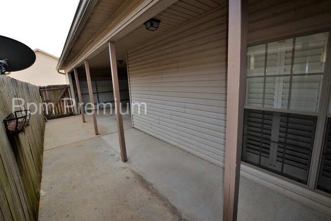 Building Photo - 4000 Mchugh Rd