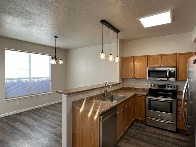 Building Photo - Spacious 3 bedroom townhome near Peterson ...