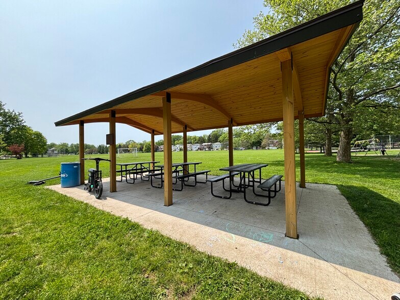 Building Photo - 1320 Westcott St