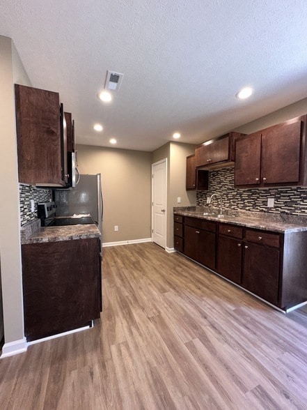 Building Photo - 517 Weaver St