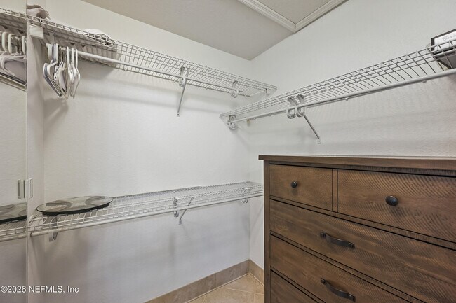 Building Photo - 13703 Richmond Park Dr N