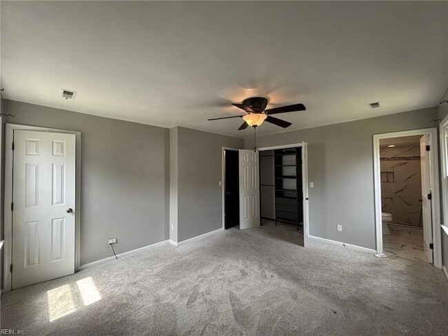 Building Photo - 605 Treemont Ct