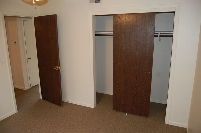 Building Photo - 3632 Huntington Ave