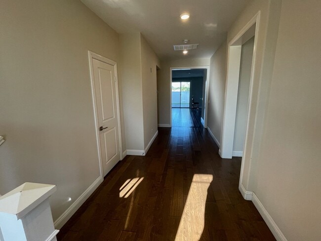 Building Photo - Stunning 4 bedroom home in Vista-With Solar!