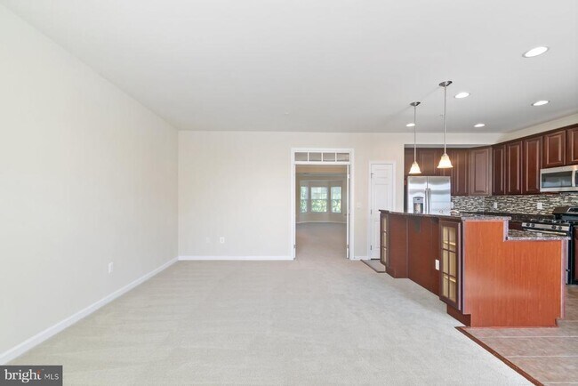 Building Photo - 320 Chessington Dr
