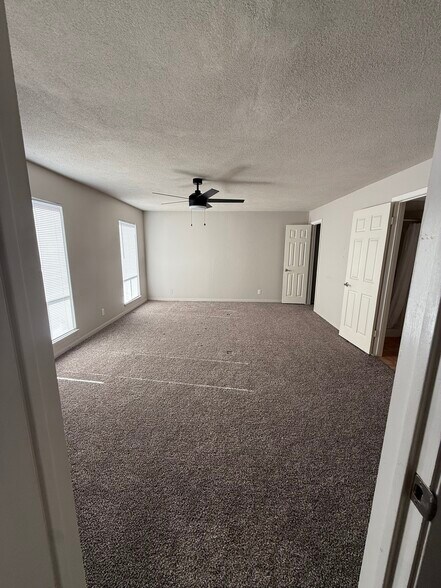 Building Photo - 1008 Clayton Nolen Dr