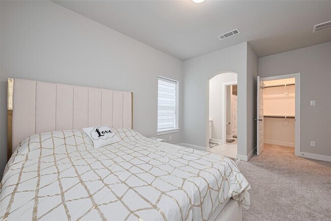 Building Photo - 12115 Ballshire Pines Dr