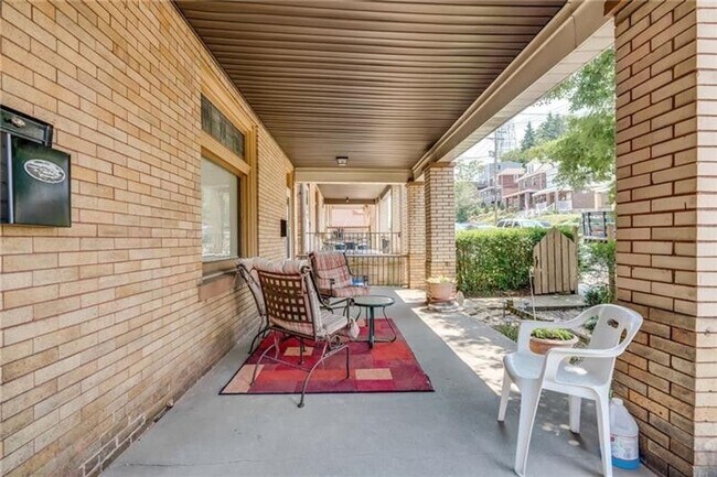 Building Photo - 13-15 Bailey