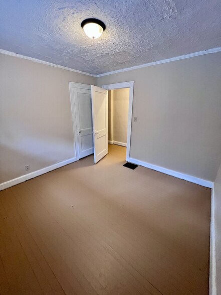 Building Photo - 3711 Boulevard Pl