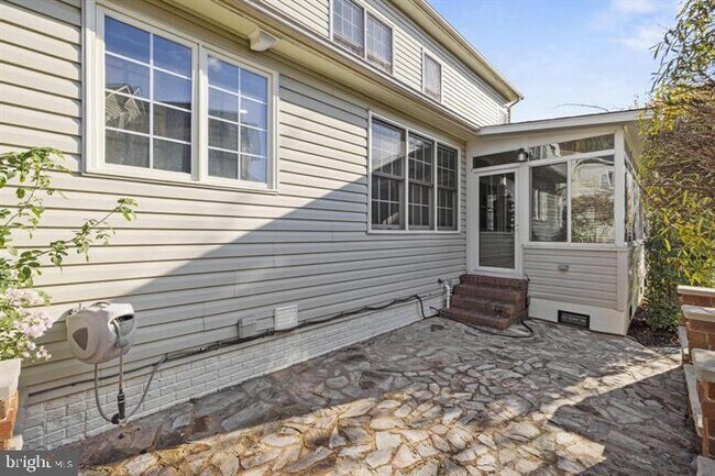 Building Photo - 18953 Longhouse Pl