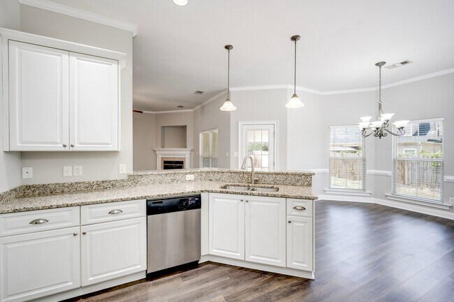 Building Photo - 812 Paisley Lane