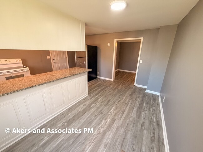 Building Photo - 104 Jackson Rd