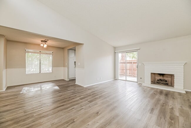 Building Photo - 763 Heritage Vista Ave