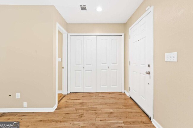 Building Photo - 2266 Oak Glenn Cir