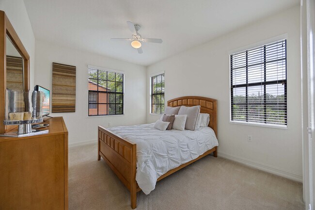 Building Photo - 9134 Chula Vista St