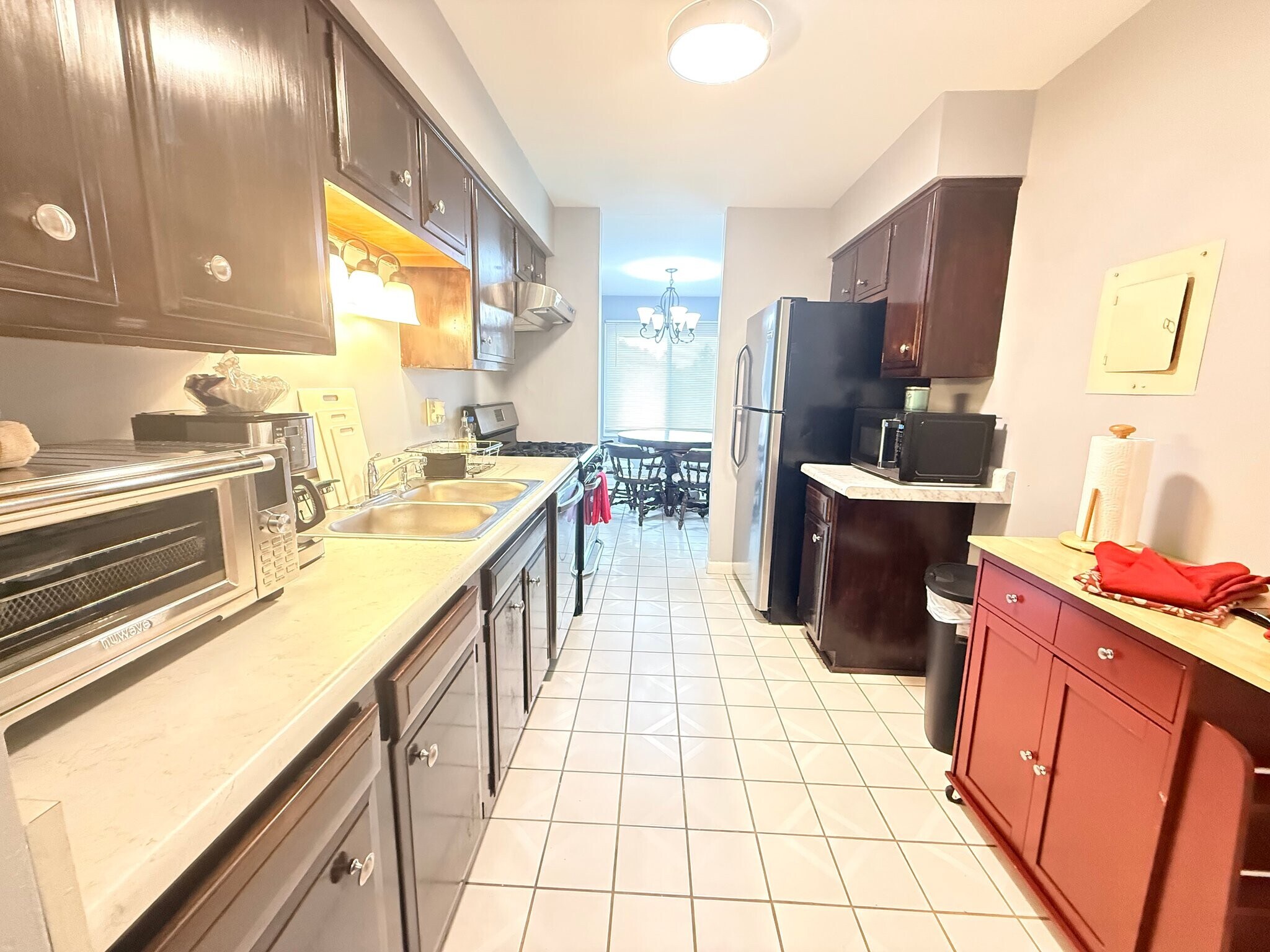 Building Photo - 3108 Roberts Dr