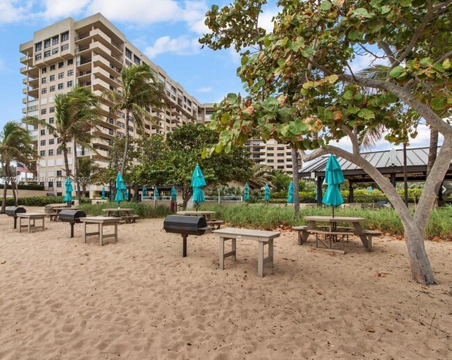 Building Photo - 5000 N Ocean Blvd