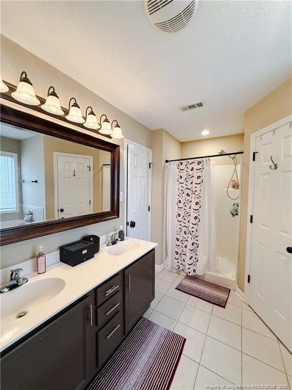 Building Photo - 728 Fairbluff Dr