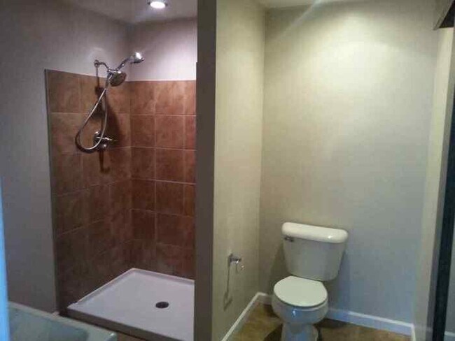 Building Photo - 4 Bedroom Ranch Style Home - Woodgate Subdivision