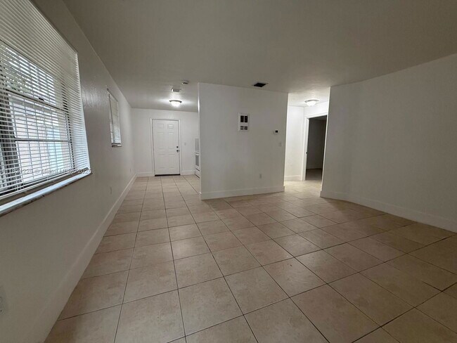 Building Photo - 1745 NW 47th Terrace