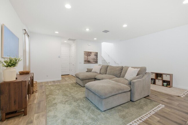 Building Photo - 3251 S Lotus