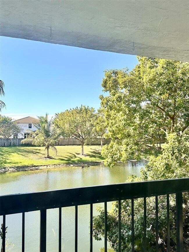 Building Photo - 10315 NW 9th St Cir