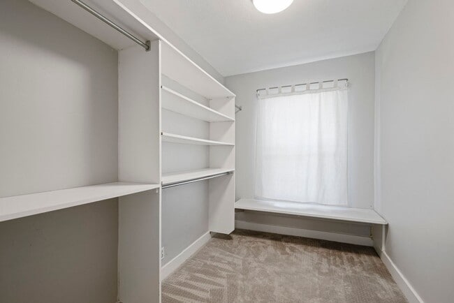 Building Photo - Beautiful Home in Amazing Salt Lake Location!