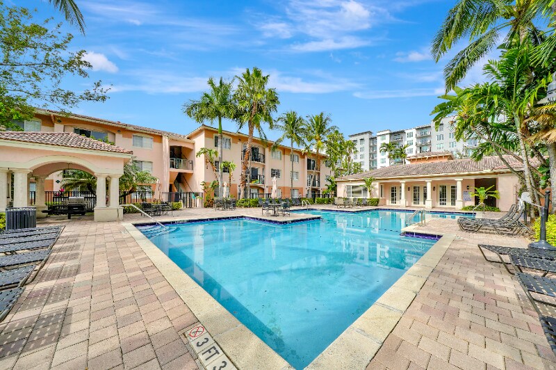 Building Photo - 2005 SE 10th Ave