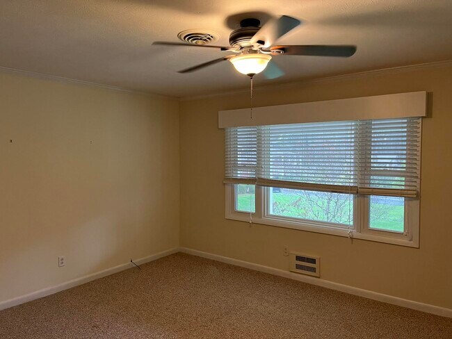 Building Photo - 102 Boyd Dr