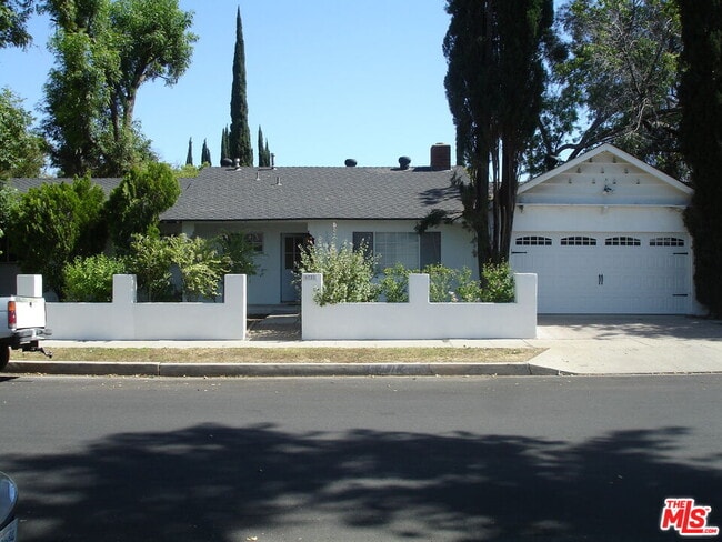 Building Photo - 6721 Melba Ave