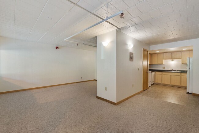 Building Photo - Kilbourn Terrace